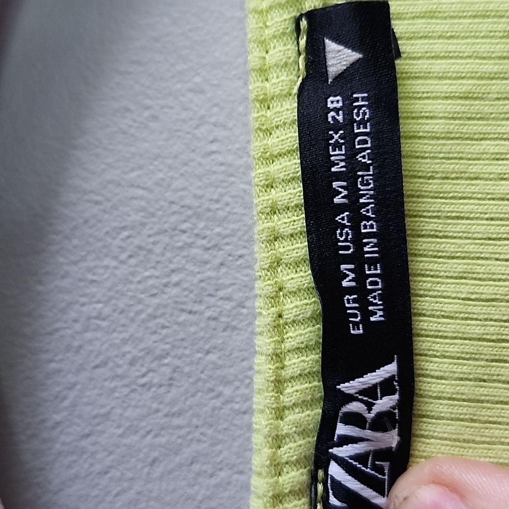 NWOT ZARA Neon lime green yellow v-neck ribbed drawstring crop top - Picture 6 of 9